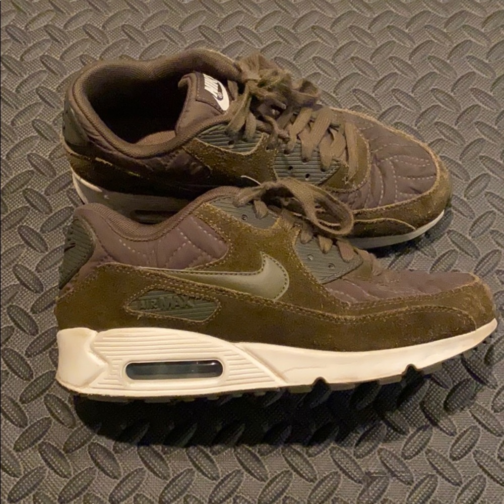 Women’s dark green air max sneakers 8